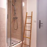 Nouveau A 5 Minutes De La